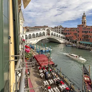 Rialto Grand Canal By Wonderful Italy , Venise Italie